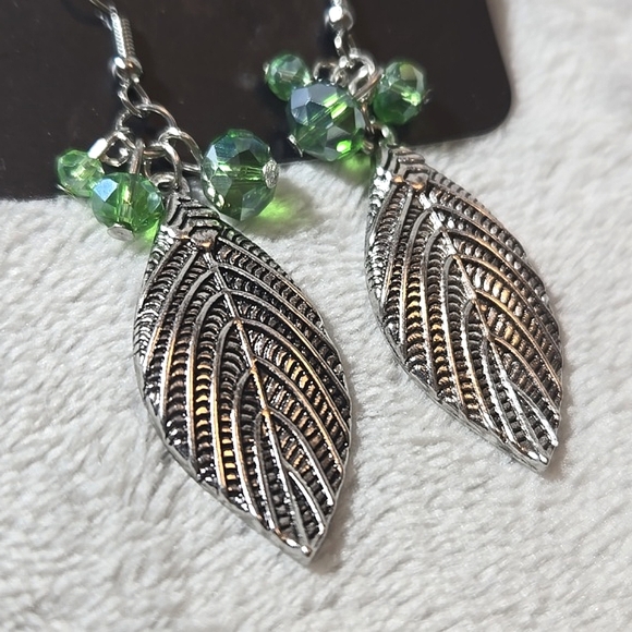 #335 NWT LEAF It To Fate - Green Paparazzi Vendor Hawaiian Paparazzi Lady - Picture 3 of 4